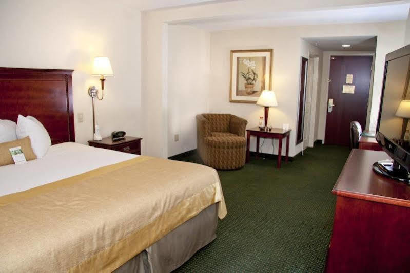Wingate By Wyndham Chesapeake Otel Dış mekan fotoğraf